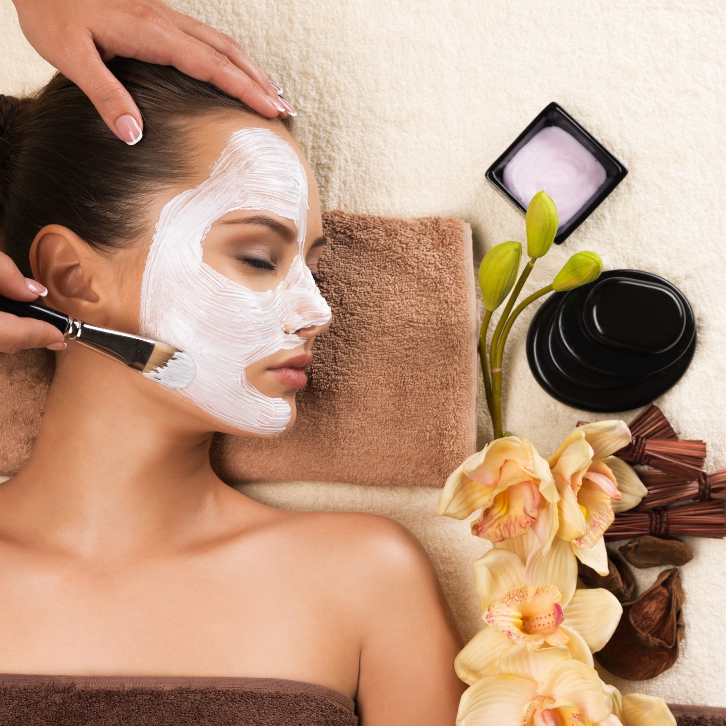 Get full face threading in Marathahalli at our parlour – Clean, smooth finish just a booking away!